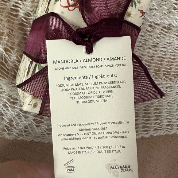 Alchimia Soap Milano Almond Moisturizing Christmas Winter Holiday Wrapped - Picture 4 of 5